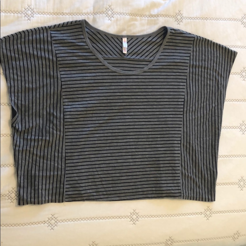 Grey slouchy crop tee with stripes